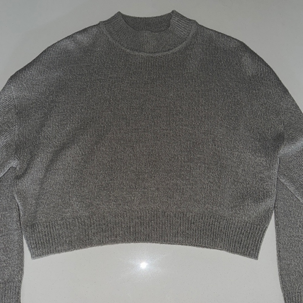 HM Heather grey turtle neck crop top, size M